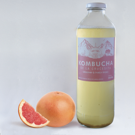 Kombucha de te verde y pomelo elaborada en Mendoza Argentina.